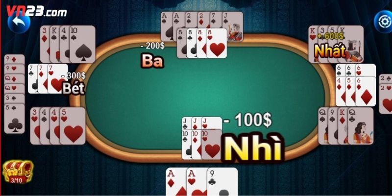 Người chơi tập trung trong từng ván game bài Tiến lên miền Nam
